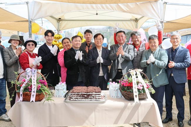 ▲ 철원군이 주말장터인 철원DMZ마켓을 지난 4일 개장했다. ⓒ철원군
