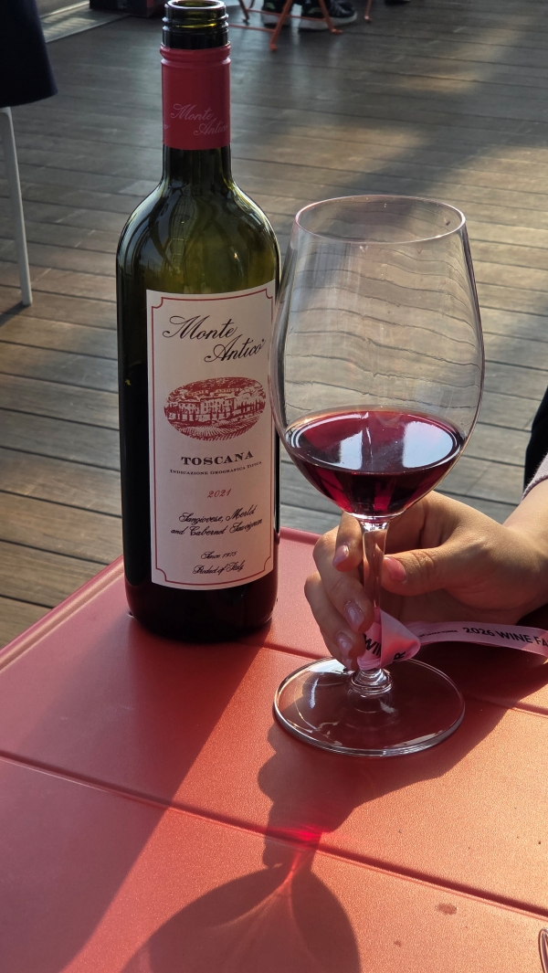 ▲ 행사장보다 한 층 아래 위치한 ‘보틀존’은 비교적 차분한 분위기였다. ⓒ최신혜 기자