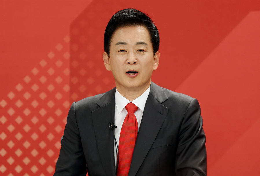 ▲ 유영하 국민의힘 대구시장 후보가 지난달 30일 대구 수성구 TBC에서 열린 국민의힘 대구시장 후보 1차 비전 토론회에 앞서 리허설을 하는 모습. ⓒ뉴시스