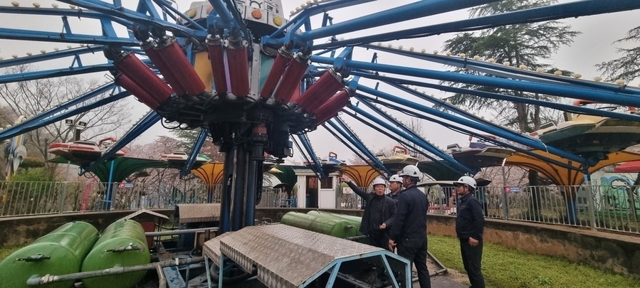 ▲ 분야별 전문가가 놀이기구를 점검하는 모습ⓒ광주광역시 북구청 제공