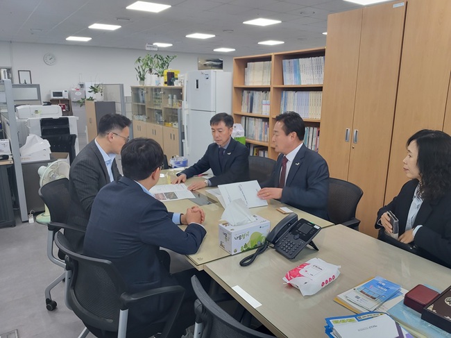 ▲ 홍천군이 6일 행정안전부를 방문해 군의 재정 여건과 주요 현안을 설명하고, 중앙정부 차원의 관심과 지원을 요청했다. ⓒ홍천군