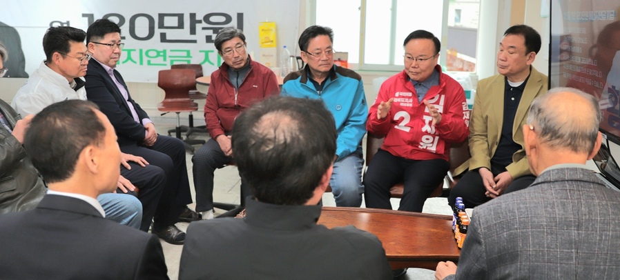 ▲ 김재원 예비후보는 “경북은 지역마다 서로 다른 강점과 과제를 안고 있는 만큼, 획일적인 정책이 아닌 맞춤형 발전 전략이 필요하다”며 “고 밝혔다.ⓒ김재원 예비후보