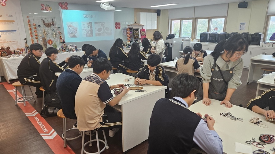 ▲ 대구시교육청은 4월 7일부터 12월 11일까지 대구세계시민교육센터에서 중·고등학생을 대상으로 ‘2026 세계시민교육 학생체험프로그램’을 운영한다.ⓒ대구시교육청