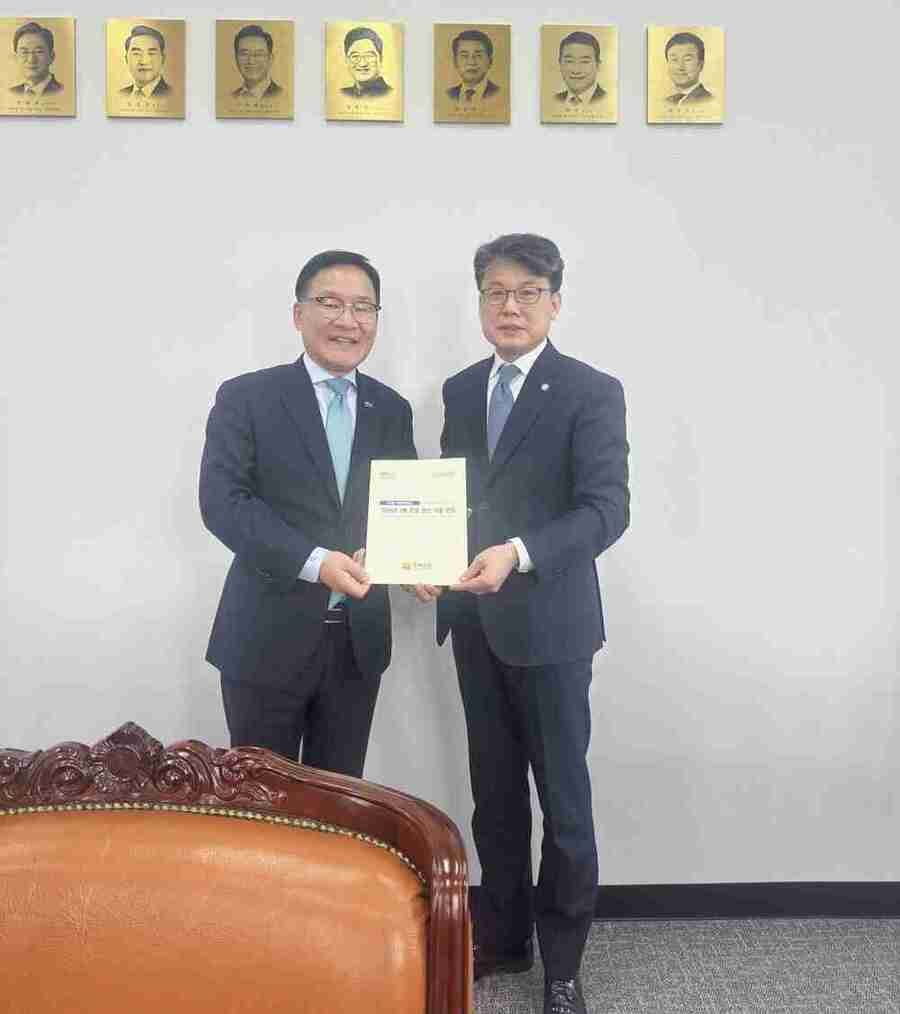 ▲ 강위원 부지사_진성준 예산결산위원장 면담ⓒ전라남도 제공