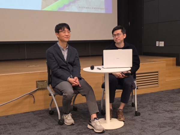 ▲ 왼쪽부터 이해열 롯데월드 마케팅본부장, 오성민 롯데월드 어트랙션개발팀 수석ⓒ최신혜 기자