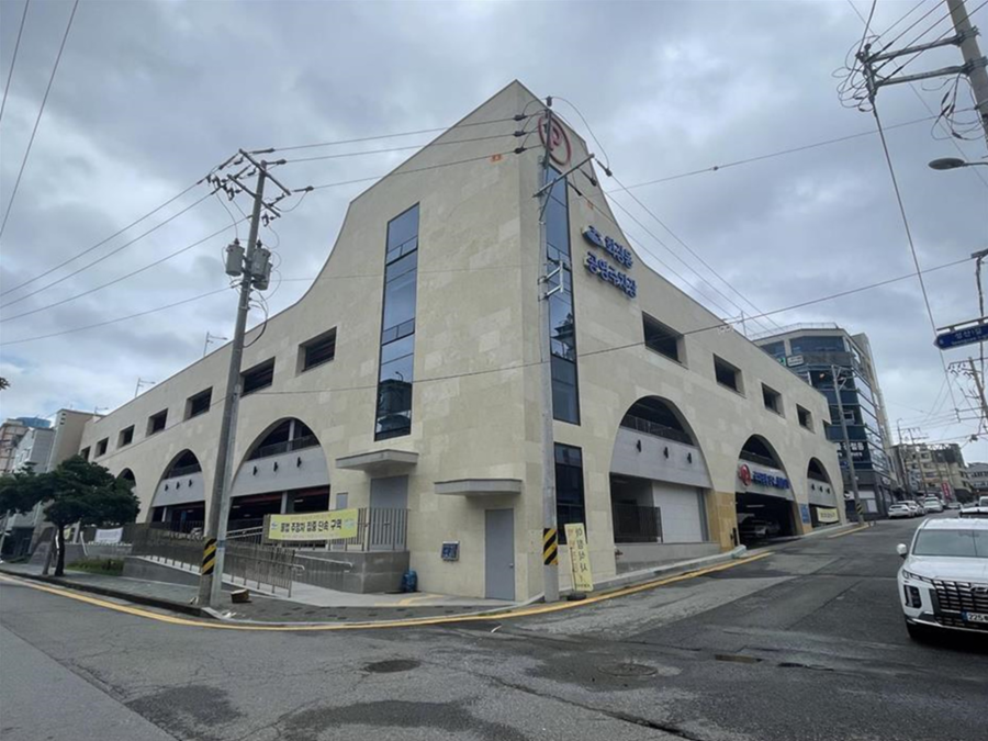 ▲ 여수시가 오는 8일부터 관내 유료 공영주차장을 대상으로 ‘차량 5부제’를 민간 부문까지 확대 시행한다.ⓒ여수시 제공