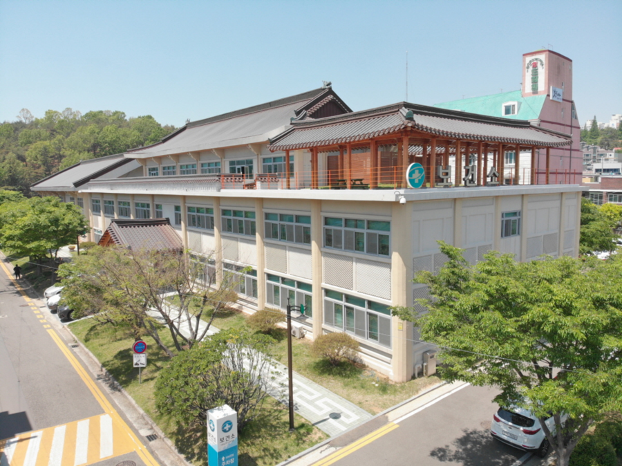 ▲ 여수시 보건소는 지난 4월 6일 여수중앙병원의 건물에 대한 강제집행이 실시됨에 따라 시민 혼란을 최소화하고 입원환자의 건강권 보호에 총력을 기울이고 있다.ⓒ여수시 제공