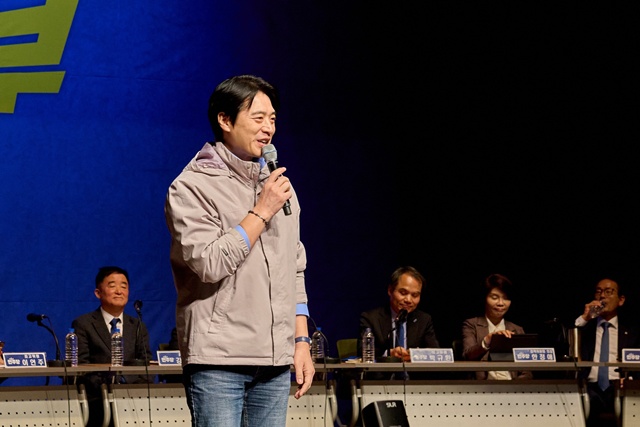 ▲ 한준호 의원이 지난 6일 경기 수원에서 열린 더불어민주당 현장 최고위원회의에 참석해 인사말을 하고 있다. ⓒ한준호의원실 제공