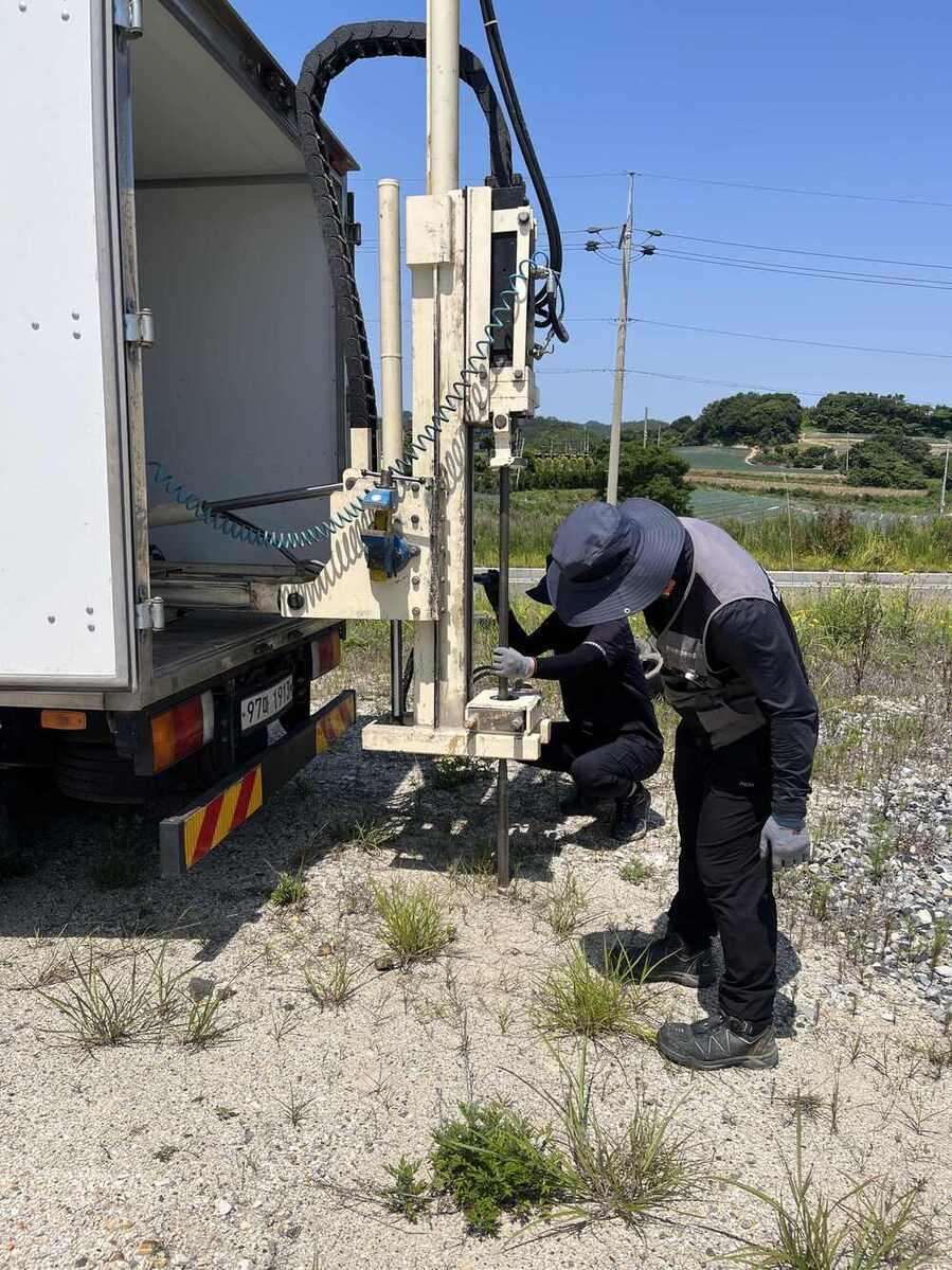 ▲ 전라남도보건환경연구원은 토양오염 확산을 사전에 차단하기 위해 ‘2026년 토양오염 실태조사’를 실시ⓒ전라남도 제공