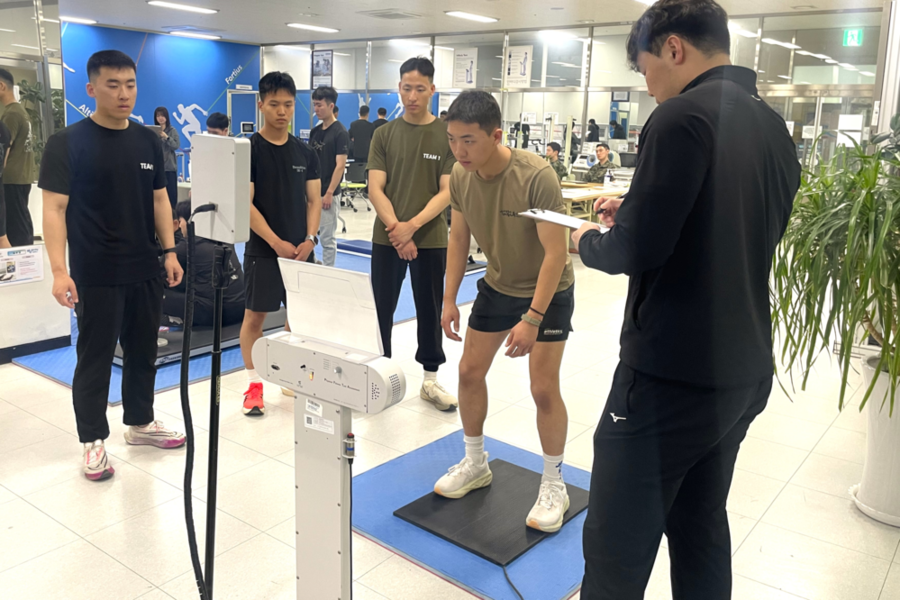 ▲ 지난 6일 광주스포츠과학센터에서 육군특수전사령부 11공수특전여단 부대원이 전투 체력측정을 받고 있다.ⓒ광주광역시체육회 제공