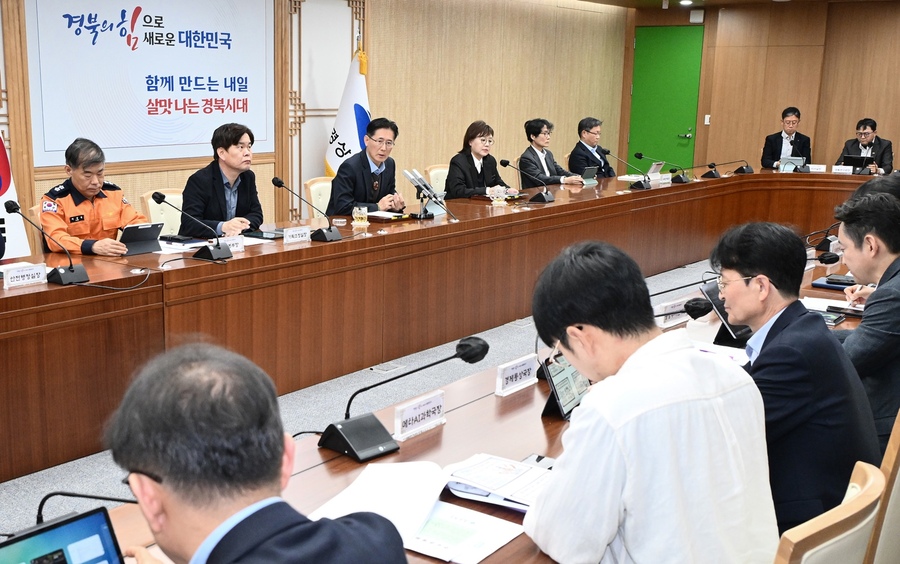 ▲ 경북도는 7일 황명석 경북도지사 권한대행 행정부지사 주재로 ‘중동 상황 대응 분야별 추진 상황 점검회의’를 열고 지역 경제 피해 최소화를 위한 가용 자원 총동원을 선언했다.ⓒ경북도