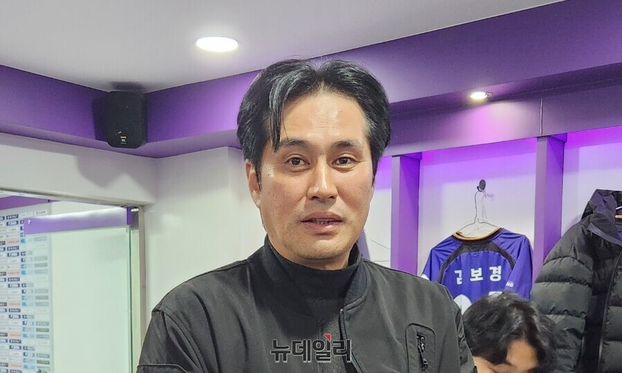 ▲ 유병훈 FC안양 감독의 변형 스리백이 FC서울의 5연승을 저지했다.ⓒ뉴데일리