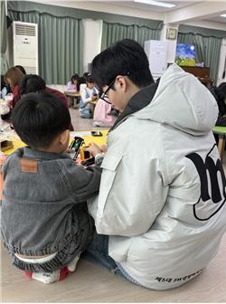 ▲ 경기대학교 SW학생봉사단 학생들이 AI 재능 기부 활동을 진행하고 있다. ⓒ경기대 제공