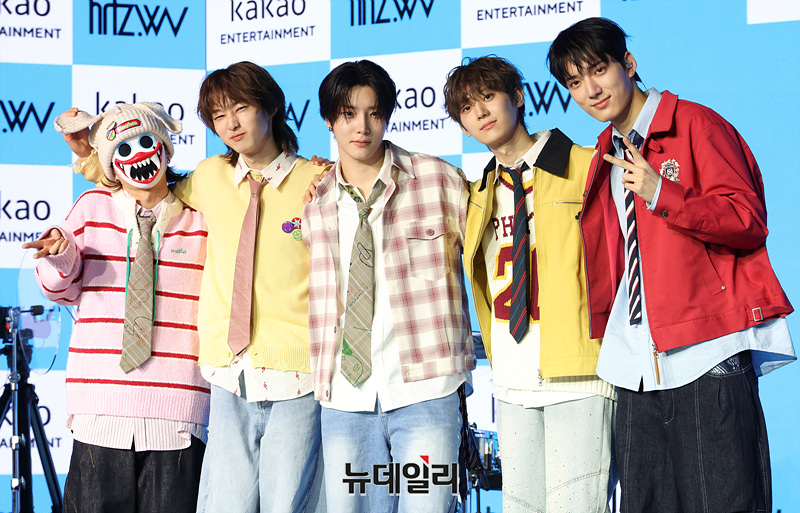 [영상] 5인조 밴드 '하츠웨이브(hrtz.wav)'