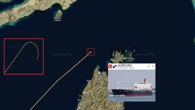 ▲ 호르무즈 해협 출구를 향해 운항하던 중 항로를 변경하는 유조선. 출처=프레스 TV 갈무리ⓒ연합뉴스