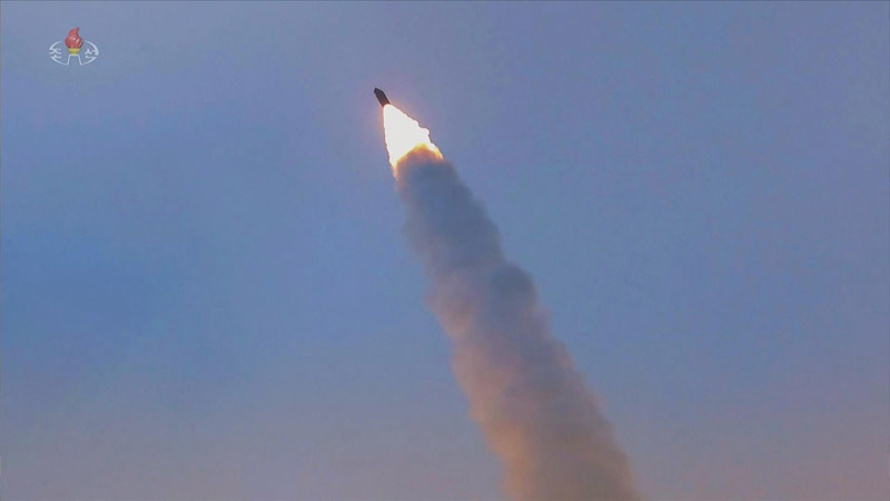 ▲ 지난 1월 북한의 극초음속 미사일 발사 훈련 장면. ⓒ북한 조선중앙TV·뉴시스