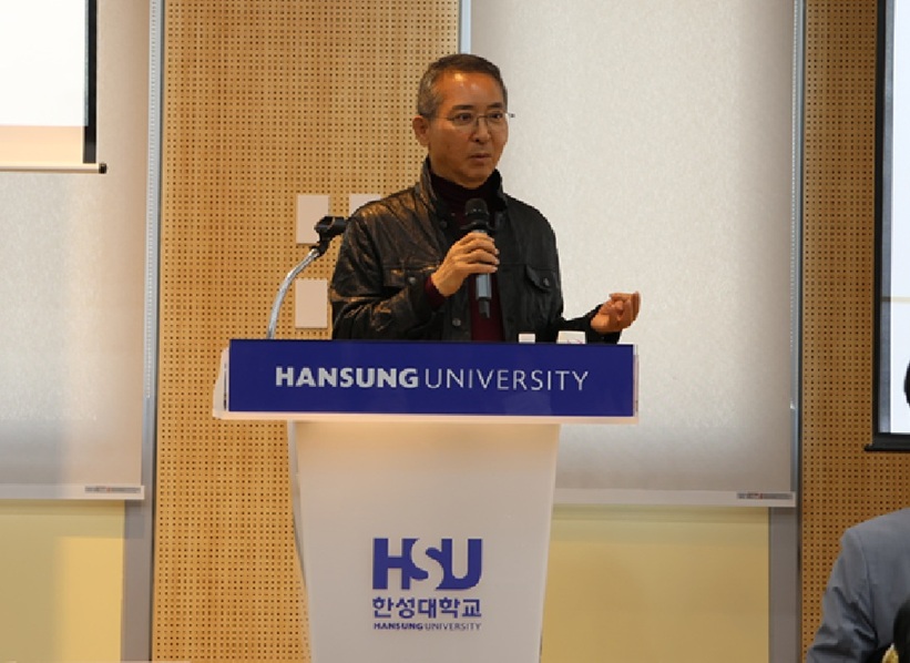 ▲ 강연하는 권영수 전 LG그룹 부회장.ⓒ한성대