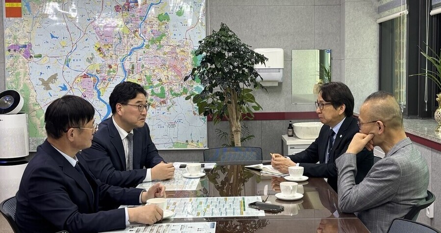 ▲ 통합 초기 비용 확보와 특별법 시행령 내 교육재정 특례 조항 신설 등 주요 현안 공유_(최승복 광주시교육청 부교육감, 황성환 전남도교육청 부교육감, 김치곤 광주전남교육행정통합실무준비단장, 윤양일 전남광주교육행정통합추진단장)ⓒ광주시교육청 제공