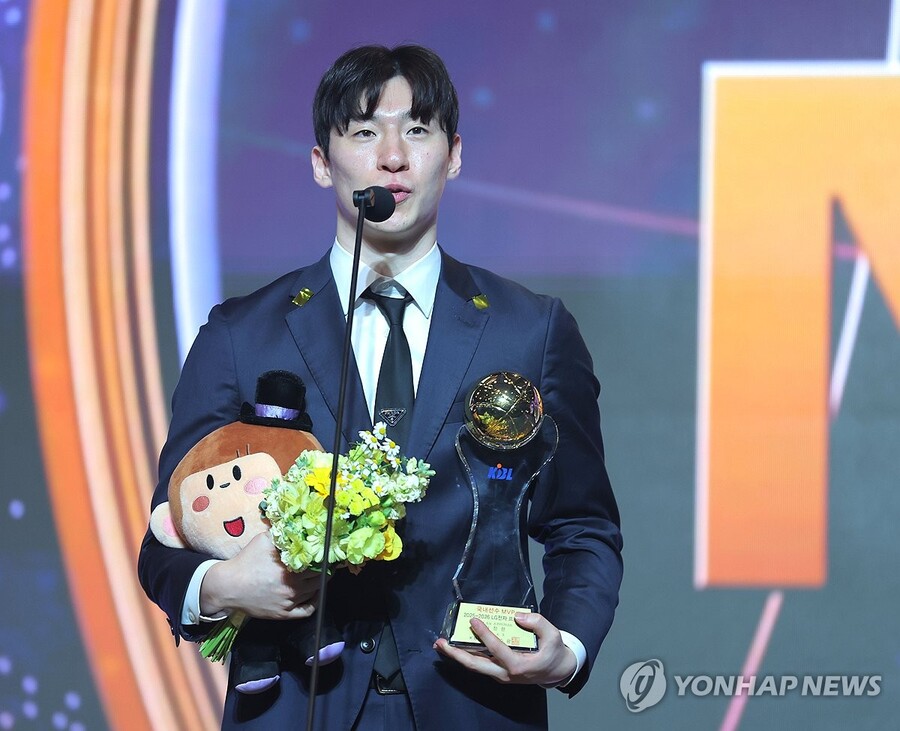 ▲ 소노의 에이스 이정현이 커리어 첫 정규리그 MVP에 올랐다.ⓒ연합뉴스 제공