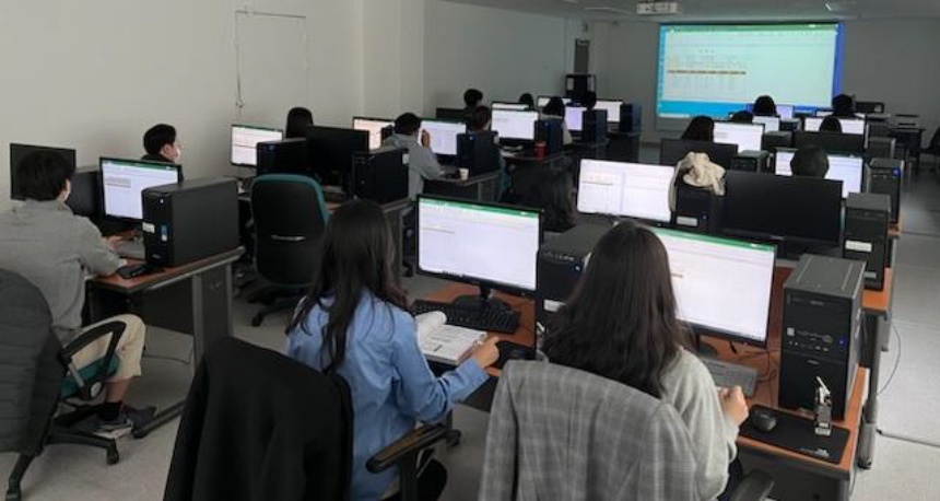 ▲ 고양시가 공직자들의 디지털 행정 역량을 높이기 위한 디지털 정보 강화 교육을 추진한다 ⓒ고양특례시 제공