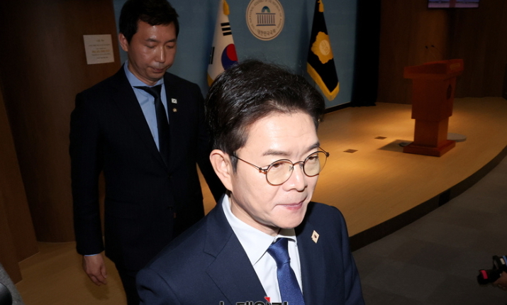 정원오 '칸쿤 출장' … 정당한 의혹 제기 해명해야 46.0% vs 네거티브 해명 불필요 30.6%