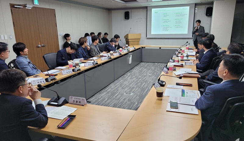 ▲ 충남도가 10일 도청에서 돔구장 건립을 위한 착수보고회를 하고 있다.ⓒ충남도