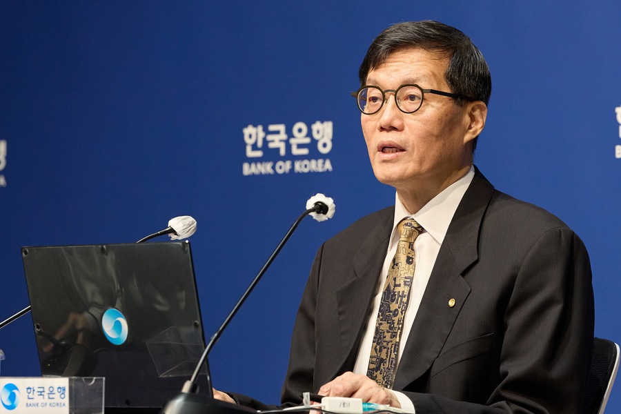 ▲ 이창용 한국은행 총재가 10일 서울 중구 한국은행 본관에서 열린 금융통화위원회 본회의 후 기자간담회에서 발언하고 있다. ⓒ한국은행