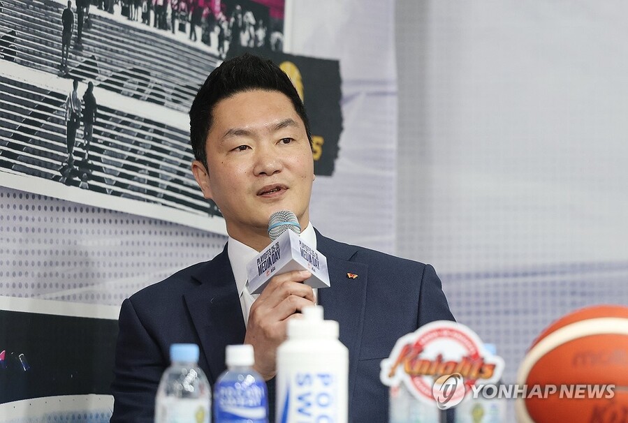 ▲ '고의 패배' 논란에 휩싸인 전희철 SK 감독이 제재금 500만원 징계를 받았다.ⓒ연합뉴스 제공