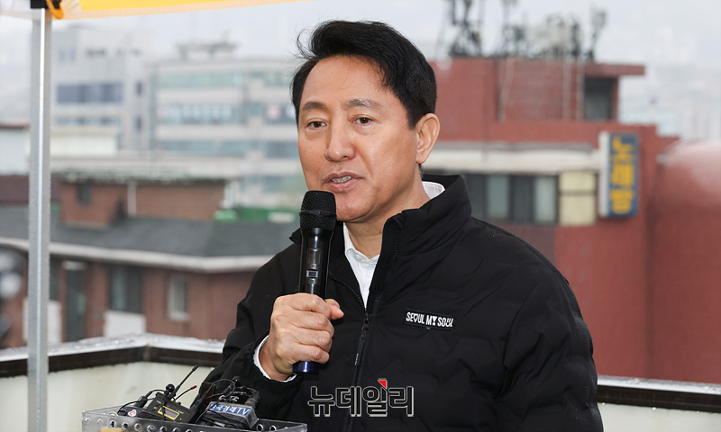 ▲ 오세훈 서울시장이 지난 9일 오후 서울 동작구 신대방삼거리역 역세권 활성화사업구역 현장방문을 마치며 발언하고 있다.ⓒ서성진 기자