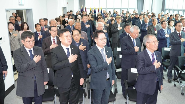 ▲ 대한민국 임시정부 수립 107주년을 기념하는 기념식이 11일 강원광복기념관에서 열렸다. ⓒ춘천시
