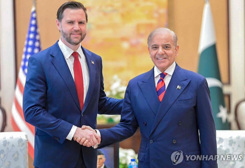 ▲ 이란과 협상 앞두고 파키스탄 샤리프 총리 만난 JD 밴스 미국 부통령.ⓒ 연합뉴스.