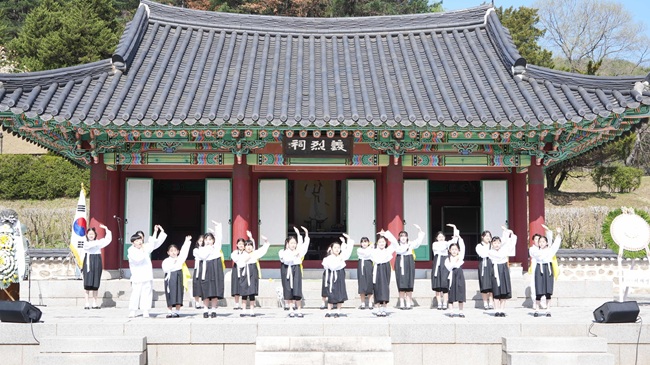 ▲ 춘천문화원 민속예술단의 의병무 공연 모습. ⓒ춘천시