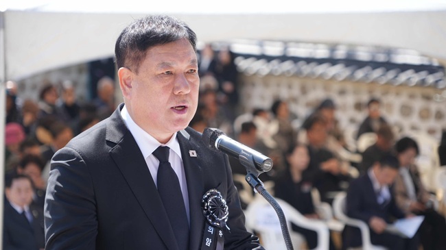 ▲ 현준태 춘천시 부시장이 추도사를 하고 있다. ⓒ춘천시