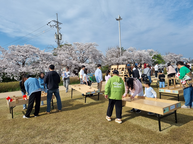 ▲ 지난 4일부터 11일까지 8일간 경포대 및 경포호수 일원에서 열린 '2026 경포 벚꽃 축제'가 43만 명이 방문하며 성황리에 막을 내렸다. ⓒ강릉시