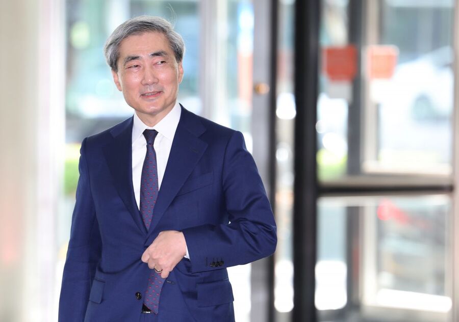 ▲ 신현송 한국은행 총재 후보자가 지난달 31일 서울 중구 한화금융플라자에 마련된 인사청문회 준비 사무실로 출근하고 있다. 2026.3.26. ⓒ연합뉴스