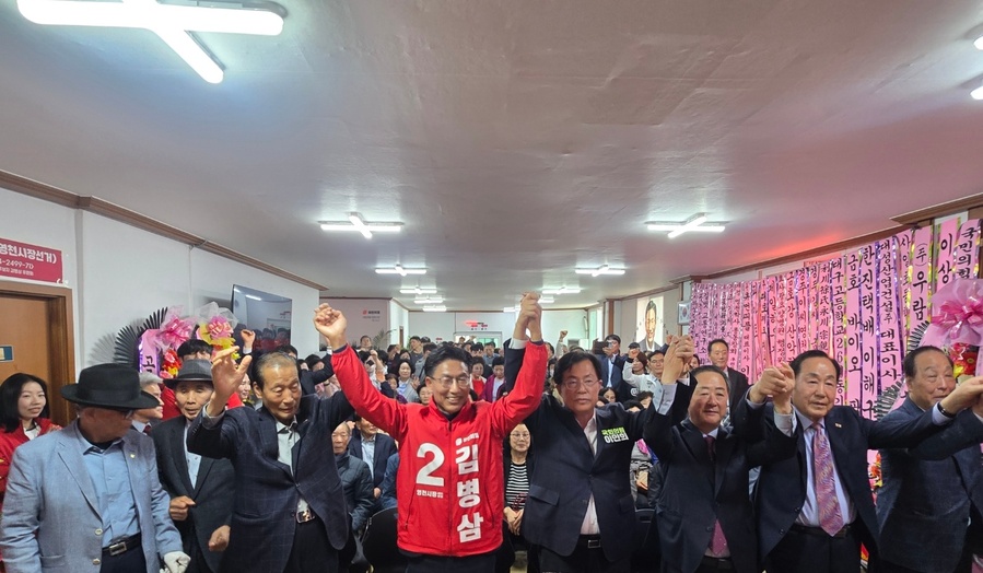 ▲ 김병삼 예비후보는“공직에서 쌓은 경험과 네트워크를 바탕으로 기업을 유치하고 일자리를 만들며, 시민이 체감하는 변화를 반드시 만들어내겠다”고 약속했다.ⓒ김병삼 예비후보측