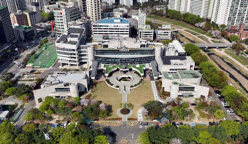 ▲ 하남시는 11일 서울랜드에서 드림스타트 사례관리 대상 아동과 함께‘드림스타트 가족 봄나들이’를 운영했다
ⓒ하남시 제공