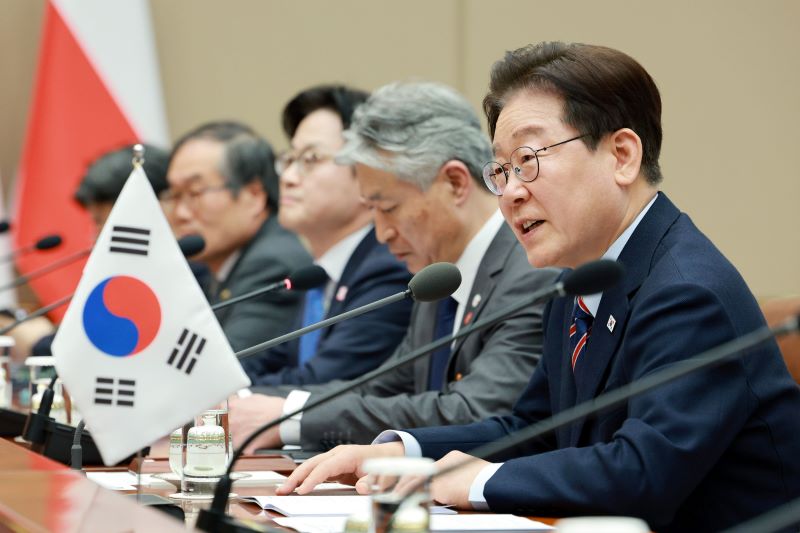 ▲ 이재명 대통령이 지난 13일 청와대에서 열린 한-폴란드 정상회담에서 발언하는 모습. ⓒ뉴시스