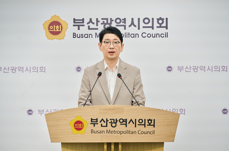 주진우의 도전, 지방선거 앞둔 부산 보수에 '약' 됐다