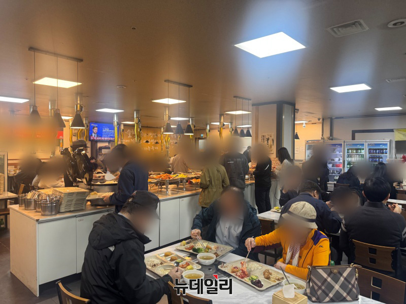 ▲ 14일 오전 서울 금천구 가산동에 위치한 또 다른 한식 뷔페 전경. ⓒ임찬웅 기자