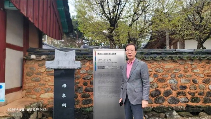 ▲ 이석연 국민통합위원장이 '민주화 성지' 광주와 '영호남 화합'의 상징인 화개장터, 전남 구례 화엄사 등을 차례로 방문해 지역 갈등 해소를 열망하는 국민들의 목소리를 경청하는 일정을 소화했다. ⓒ국민통합위원회