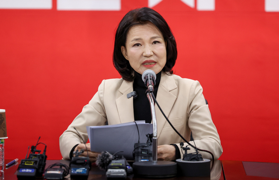 ▲ 국민의힘 대구시장 경선에서 컷오프된 이진숙 전 방송통신위원장이 14일 대구 수성구 국민의힘 대구시당에서 입장 발표 기자회견을 하고 있다. ⓒ뉴시스