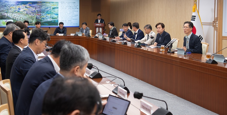 ▲ 경북도는 14일 도청에서 ‘대구경북 행정통합 대책 회의’를 개최했다.ⓒ경북도