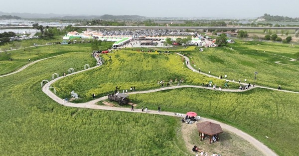 ▲ 부여세도 방울토마토 & 유채꽃 축제 단지.ⓒ부여군