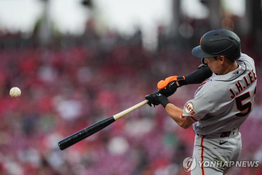 ▲ 샌프란시스코 이정후가 시즌 4번째 멀티 히트를 작렬했다.ⓒ연합뉴스 제공