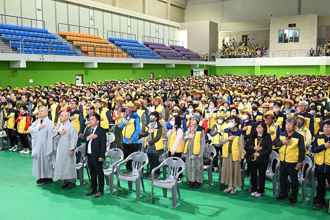 ▲ 평창시니어클럽이 15일 평창읍 평창국민체육센터에서 노인 일자리 및 사회활동 지원사업 참여자를 대상으로 소양 교육을 진행했다. ⓒ평창군