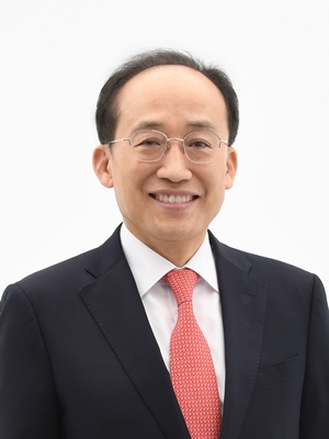 ▲ 추경호 의원은 대구와 경북이 대한민국 보수의 뿌리이자 중심임을 강조하며, 국가적 위기 때마다 나라를 바로 세우고 경제를 일으킨 동력이 바로 이 지역에서 시작됐다고 역설했다.ⓒ추경호 의원실