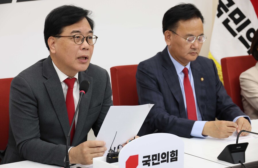 ▲ 송언석 국민의힘 원내대표가 15일 오후 서울 여의도 국회에서 기자간담회를 열고,  '윤석열 정권 정치검찰 조작 기소 의혹 사건 진상 규명 국정조사 특별위원회'가 개최한 쌍방울 대북 송금 사건 청문회 관련 규탄 발언을 하고 있다. ⓒ뉴시스