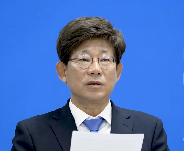 ▲ 김성근 충북교육감 예비후보가 15일 안심 교육 실현을 위한 10대 공약을 발표했다. ⓒ김성근 예비후보.