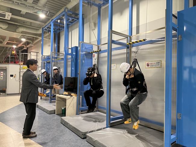 ▲ 한국보훈복지의료공단이 산재예방 안전 활동 전개의 일환으로 14일 제천 안전체험교육장에서 '안전체험의 날' 행사를 진행했다. ⓒ한국보훈복지의료공단